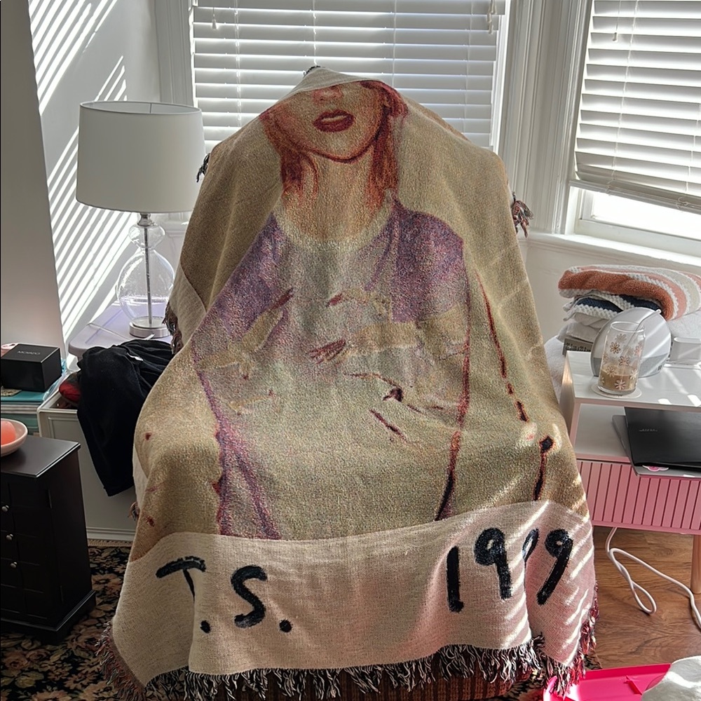 T.S. 1989 Woven Blanket